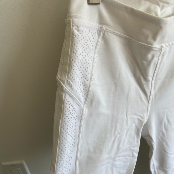 Lululemon cropped white leggings - Picture 2 of 4
